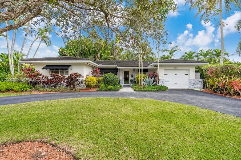 700 Vilabella Avenue, Coral Gables