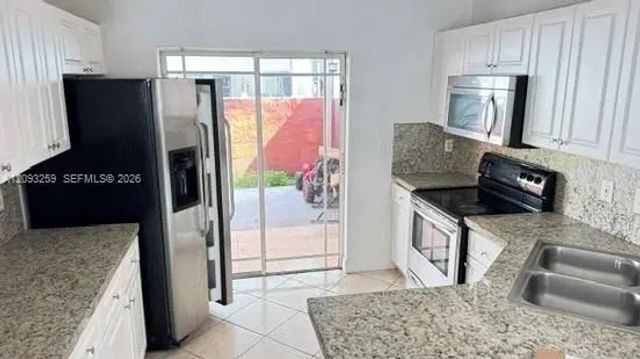 4 of 24 - 11051 W Okeechobee Road #101, Hialeah Gardens, FL