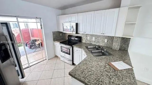 5 of 24 - 11051 W Okeechobee Road #101, Hialeah Gardens, FL