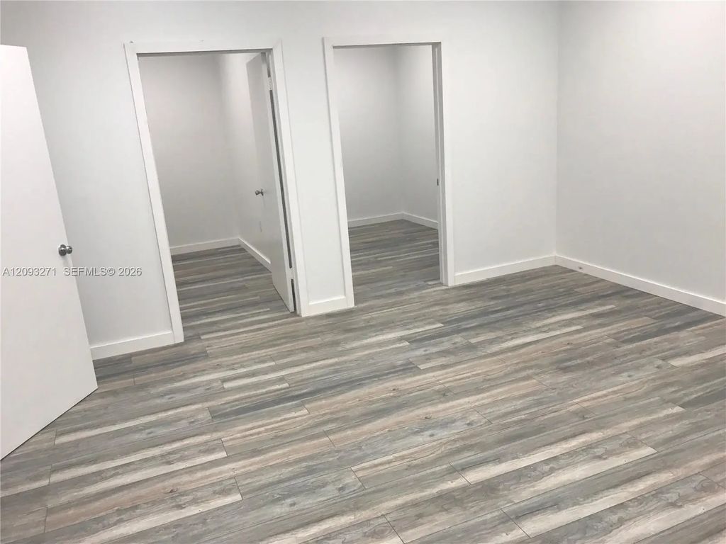 7500 Nw 25th Street #202, Miami