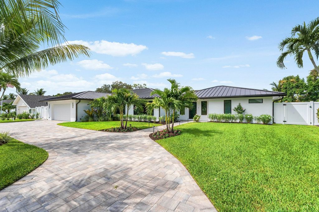 111 Fairview W, Tequesta