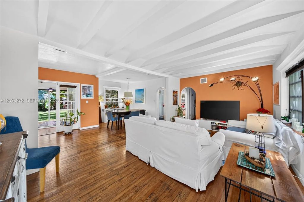 1103 Ne 118th Street, Biscayne Park