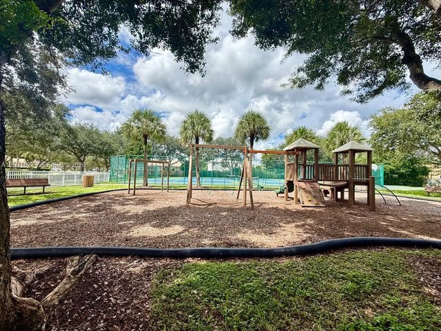 5 of 6 - 6982 Coronado Way, Pembroke Pines, FL