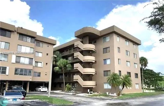 2 of 18 - 8020 Hampton Boulevard #309, North Lauderdale, FL