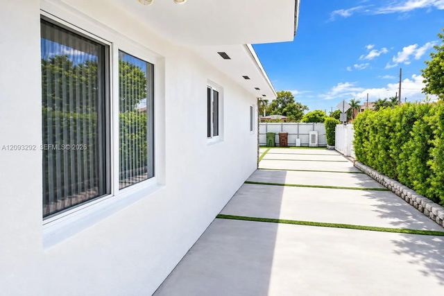 4 of 19 - 798 W 31st Street, Hialeah, FL