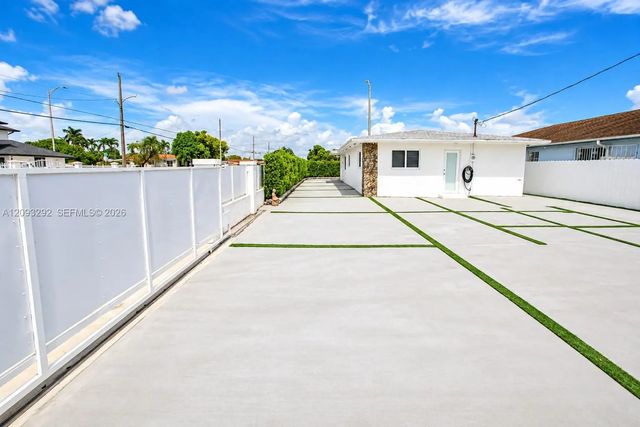 5 of 19 - 798 W 31st Street, Hialeah, FL