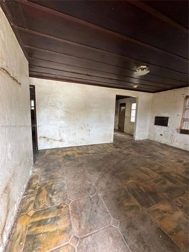 4 of 7 - 16122 Ne 18th Court, North Miami Beach, FL