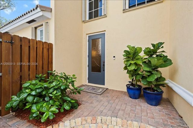 3 of 24 - 1241 Grant Street, Hollywood, FL