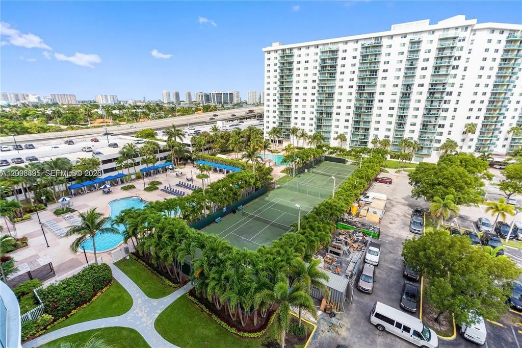 19370 Collins Avenue #424, Sunny Isles Beach