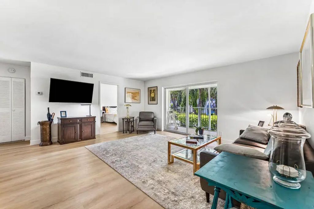 207 Tropic Isle Drive #210, Delray Beach