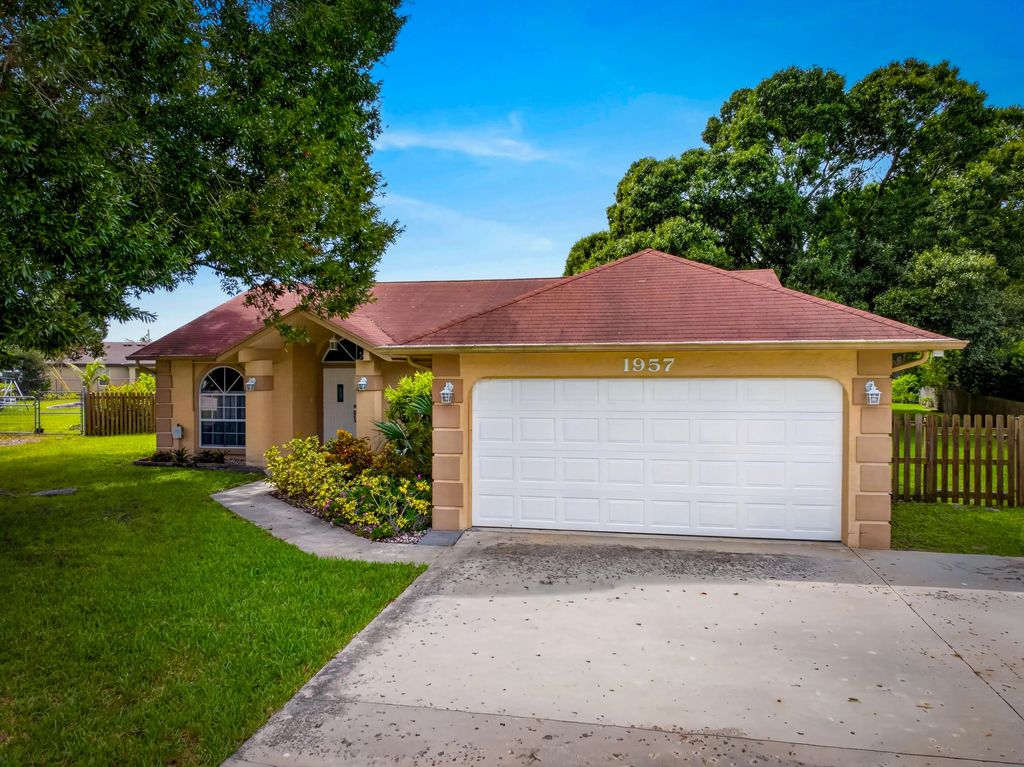 1957 Se Dranson Circle, Port St. Lucie