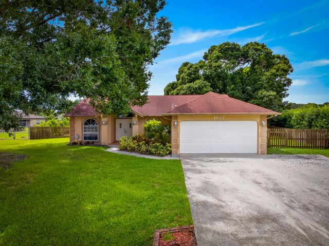 2 of 50 - 1957 Se Dranson Circle, Port St. Lucie, FL