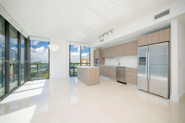 2 of 31 - 201 Sw 17th Road #701, Miami, FL