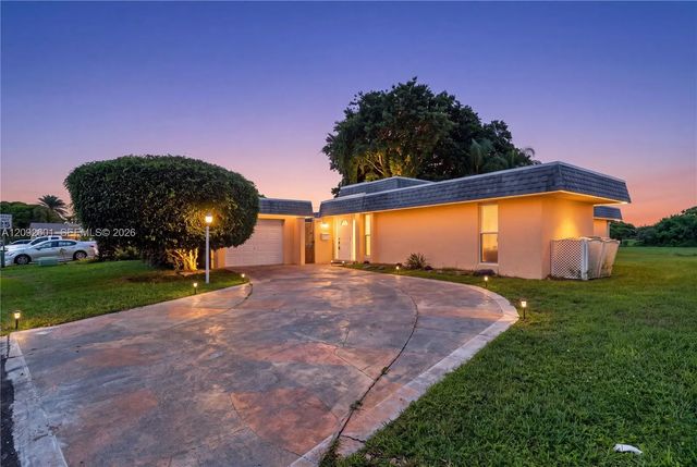 2 of 26 - 5405 Bayberry Lane, Tamarac, FL