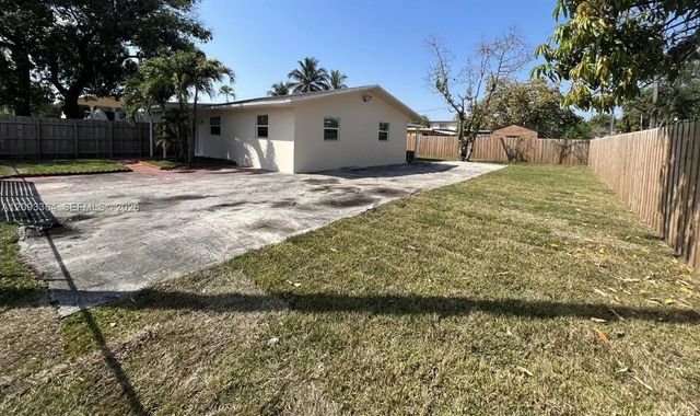 3 of 19 - 991 E 20th Street, Hialeah, FL