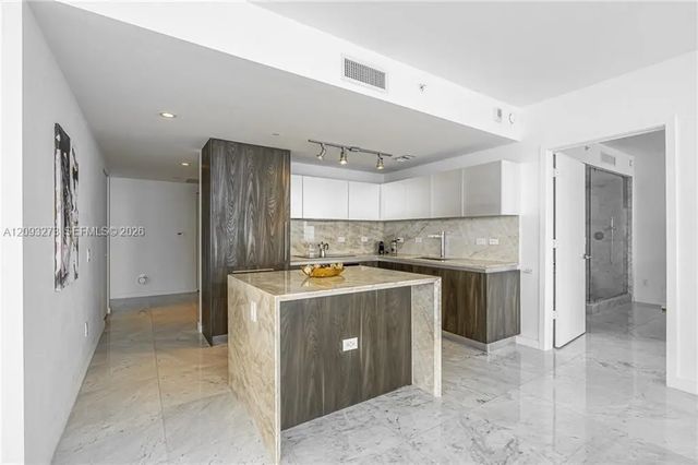 5 of 21 - 3131 Ne 7th Avenue #1901, Miami, FL