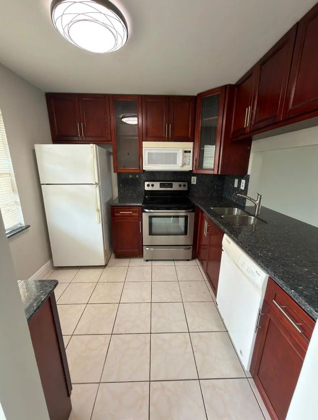 2 of 19 - 9272 Sw 3rd Street #414, Boca Raton, FL
