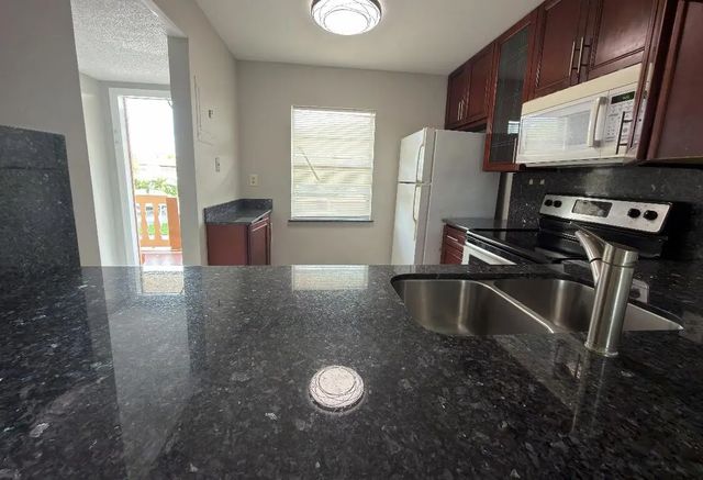 3 of 19 - 9272 Sw 3rd Street #414, Boca Raton, FL