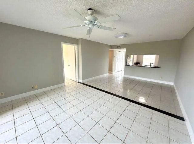 4 of 19 - 9272 Sw 3rd Street #414, Boca Raton, FL
