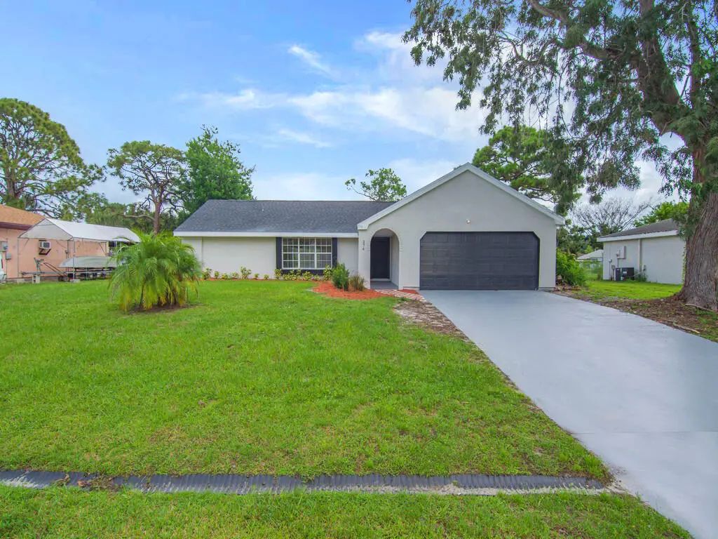 374 Sw Homeland Road, Port St. Lucie