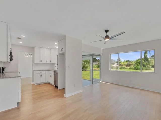 5 of 41 - 374 Sw Homeland Road, Port St. Lucie, FL
