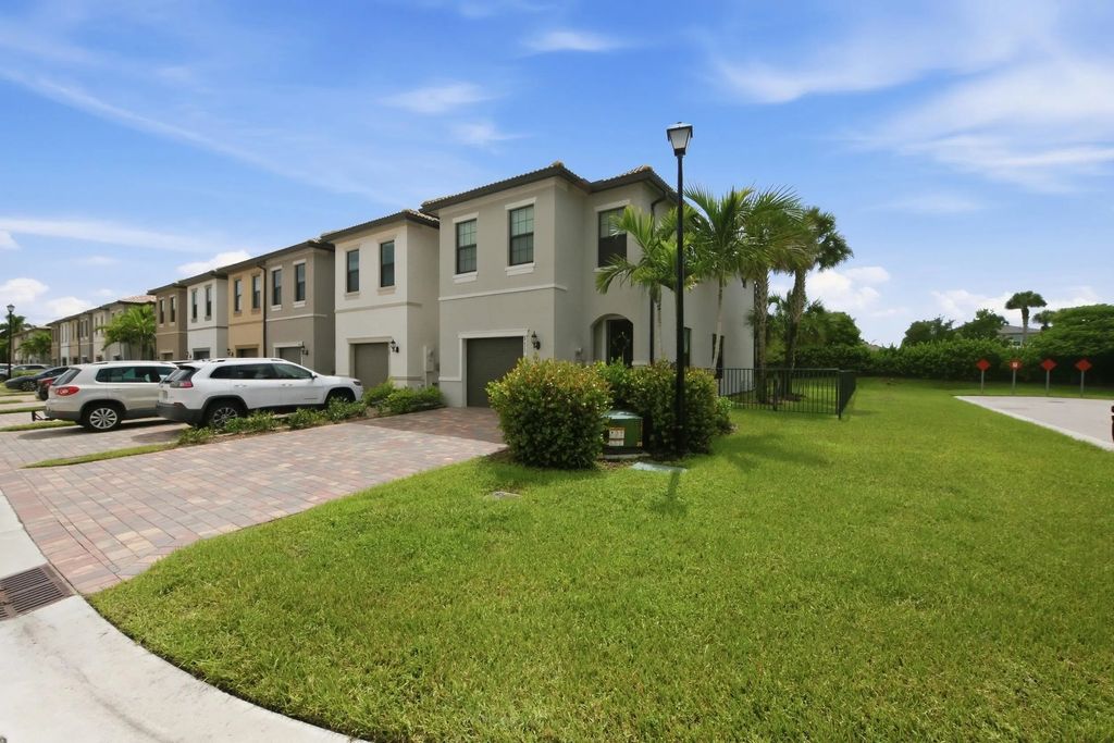 8672 Escue Street, Lake Worth