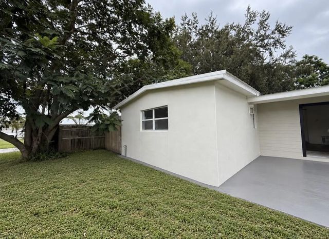 3 of 3 - 180 Se Serenata Court, Port St. Lucie, FL