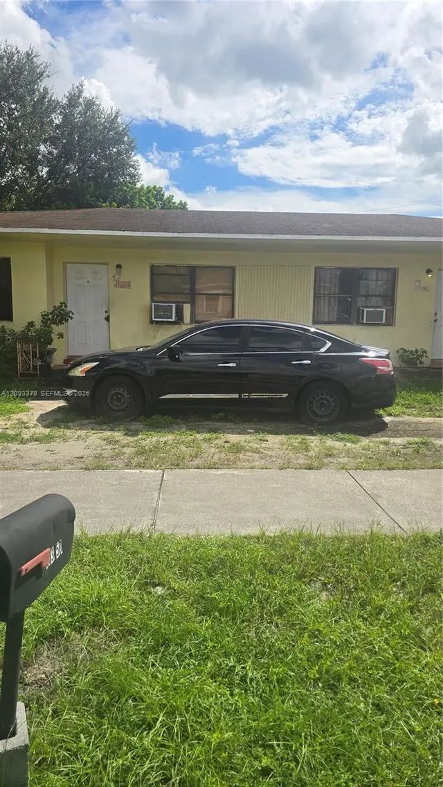4 of 7 - 11351 Nw 11th Avenue, Miami, FL