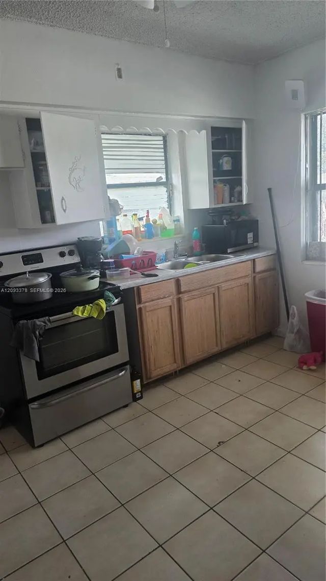 5 of 7 - 11351 Nw 11th Avenue, Miami, FL