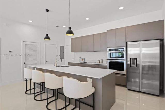 4 of 35 - 1805 Ne 13, Fort Lauderdale, FL