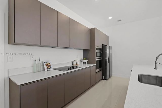 5 of 35 - 1805 Ne 13, Fort Lauderdale, FL