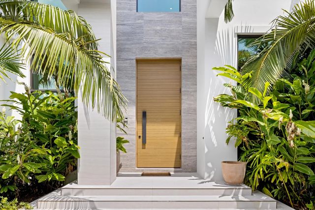 2 of 83 - 735 W Fern Drive, Boca Raton, FL
