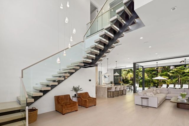 3 of 83 - 735 W Fern Drive, Boca Raton, FL