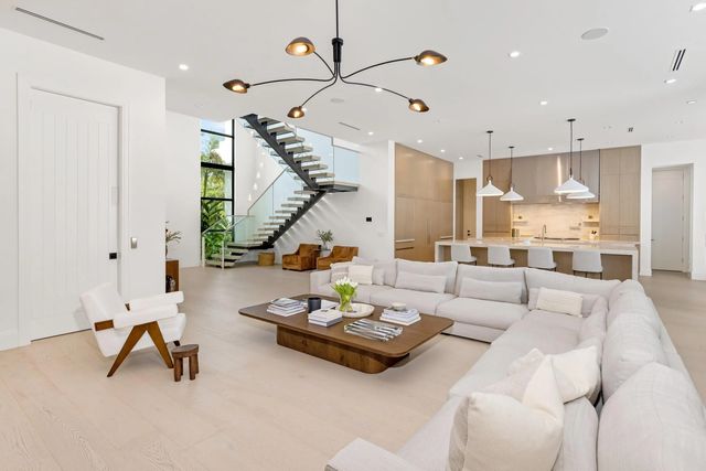5 of 83 - 735 W Fern Drive, Boca Raton, FL