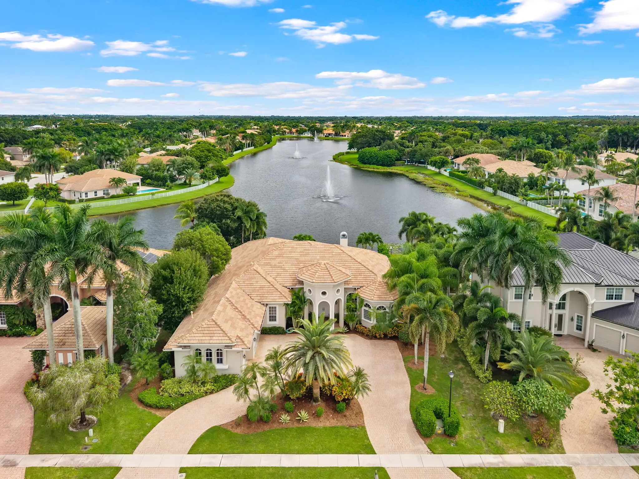 Photos for MLS B26079018 - 33414