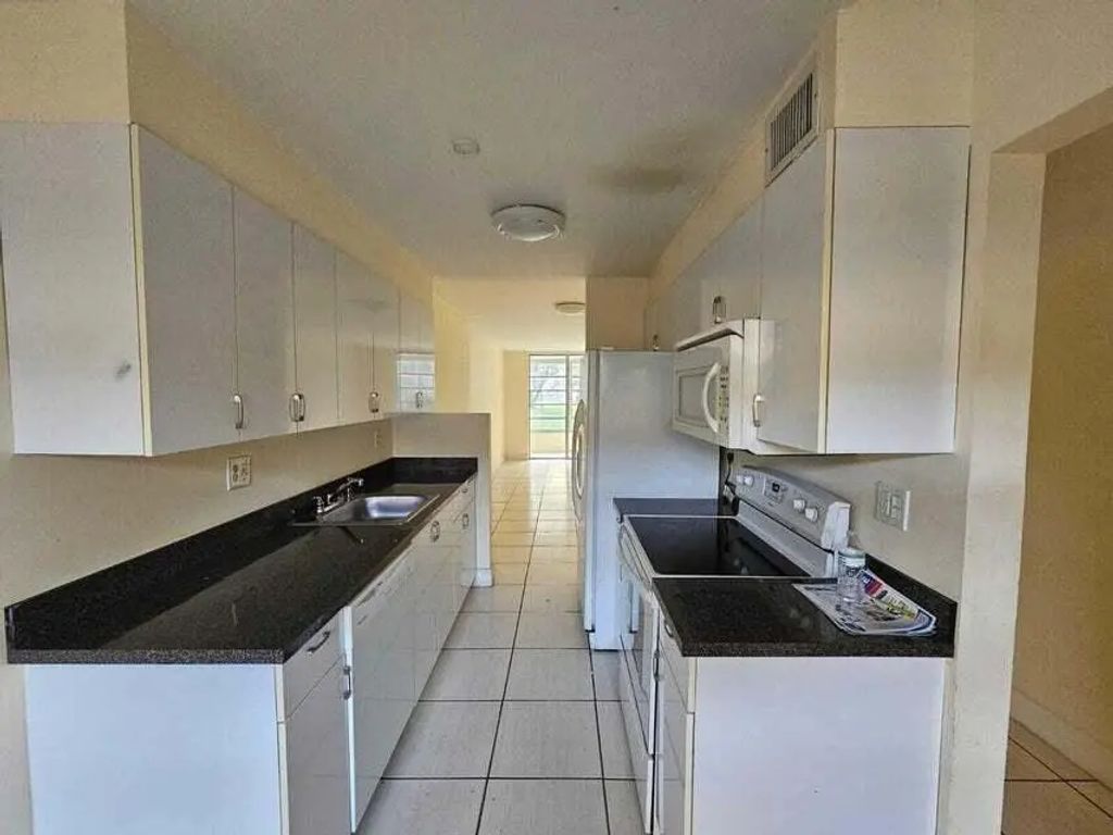 3099 Nw 48th Avenue #155, Lauderdale Lakes