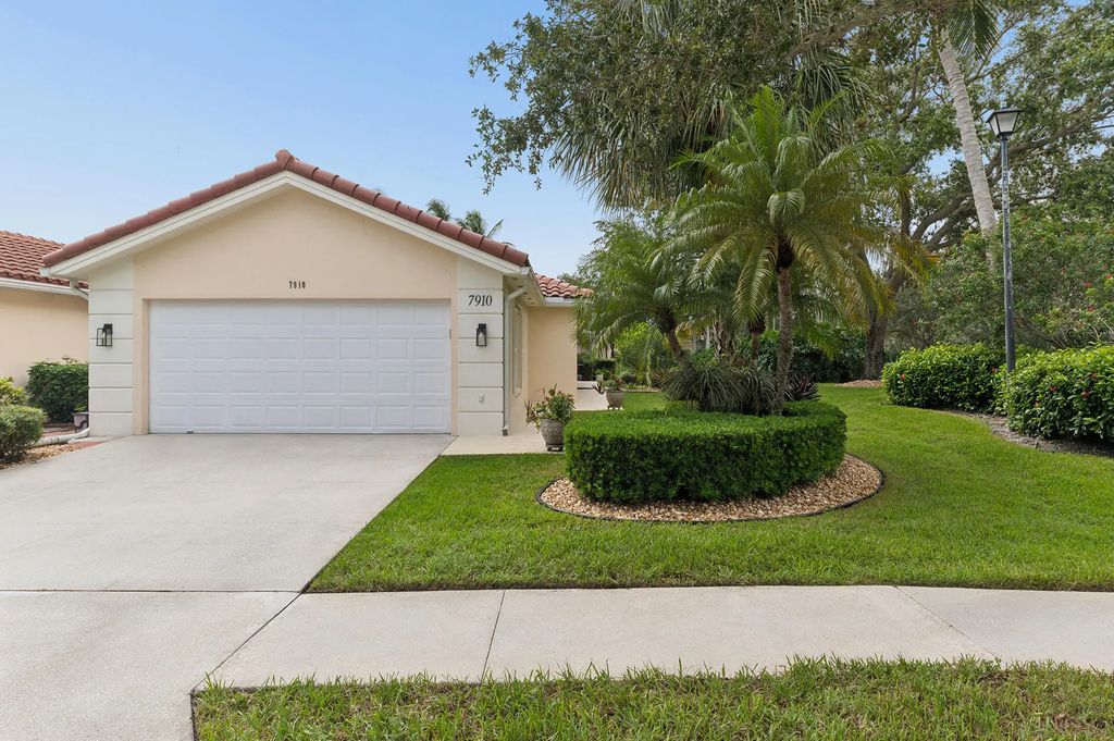 7910 Pine Island Way, West Palm Beach