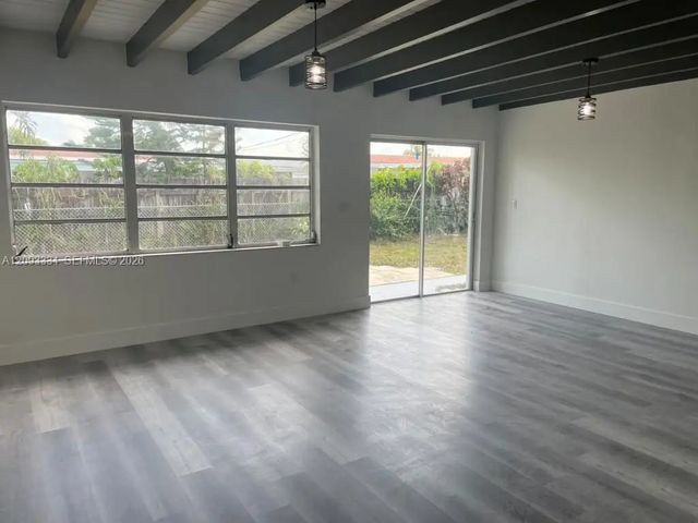 5 of 7 - 9635 Sw 45th Terrace, Miami, FL