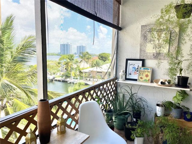 2 of 31 - 2935 Ne 163rd Street #5p, North Miami Beach, FL