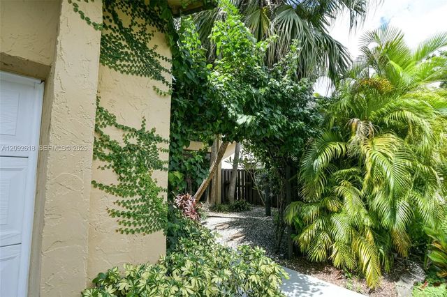 4 of 67 - 11624 Sw 135th Place, Miami, FL