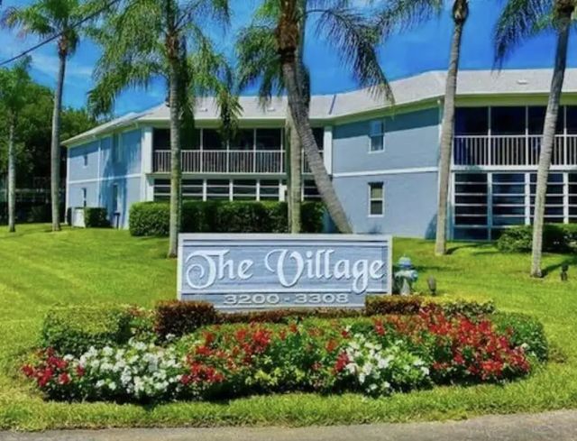 3290 Se Aster Lane #d158, Stuart