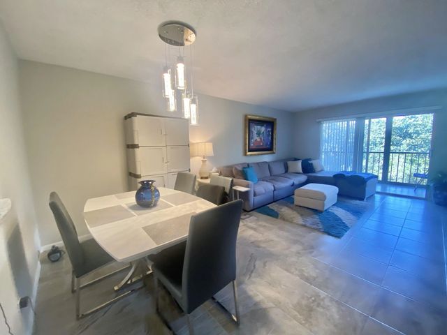 5 of 36 - 7281 Amberly Lane #404, Delray Beach, FL