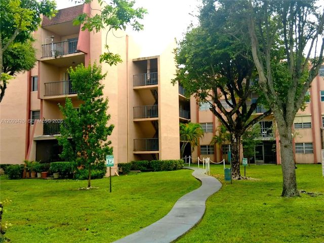 2 of 5 - 13715 Kendale Lakes Circle #a-107, Miami, FL