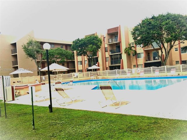 3 of 5 - 13715 Kendale Lakes Circle #a-107, Miami, FL