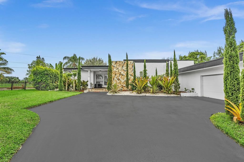 3210 Medinah Circle E, Lake Worth