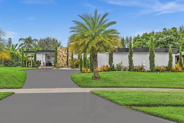 2 of 67 - 3210 Medinah Circle E, Lake Worth, FL