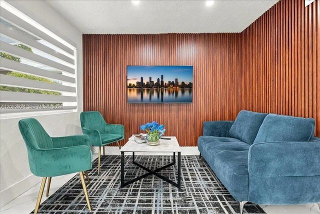 5 of 40 - 2388 Nw 33rd Street, Miami, FL