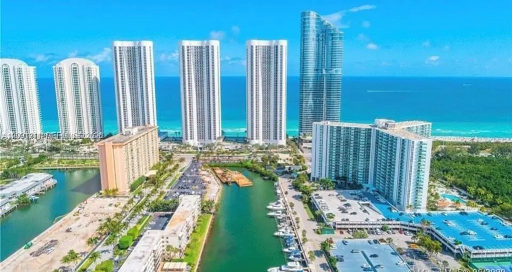 100 Bayview Drive #521, Sunny Isles Beach