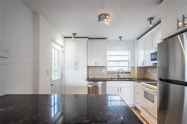 5 of 34 - 7850 Byron Avenue #207, Miami Beach, FL