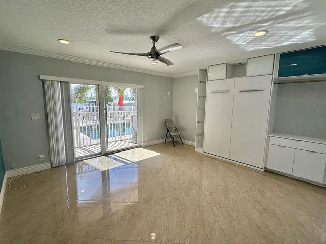 4 of 40 - 4230 N Ocean Drive, Hollywood, FL